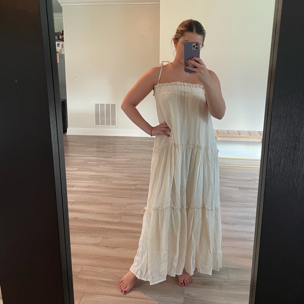 Local boutique called Momni maxi dress never worn